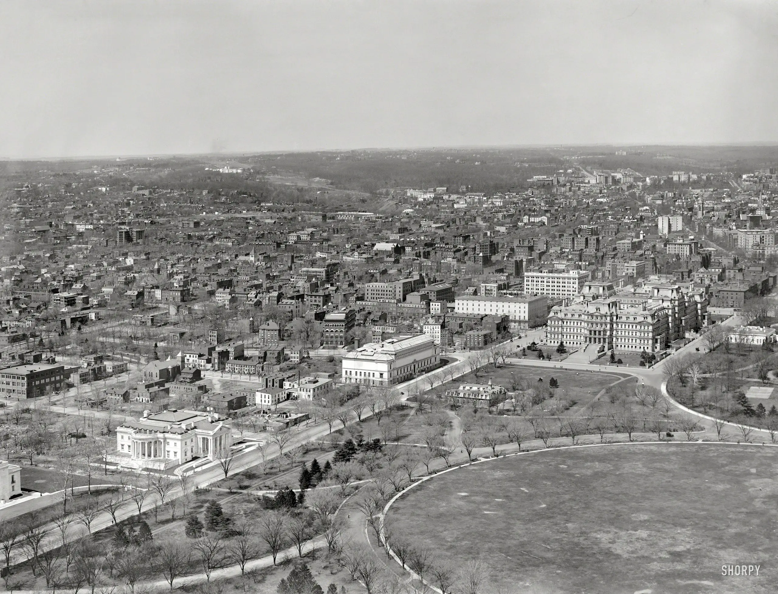 Circa 1911, landmarks include, from left, Memorial Continental Hall (headquarters of the Daughters of the American Revolution); the Corcoran Gallery of Art; State, War and Navy Building; and White House West Wingtip. 8x10 inch glass negative, Detroit Publishing Company.