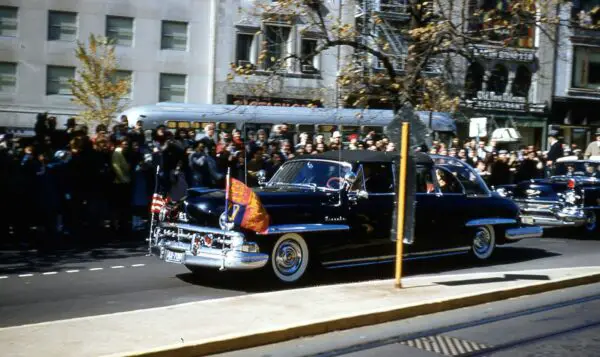1950 Lincoln Cosmopolitan Presidential Limousine - Bubble Top Parade Car - Presidential Motorcade - President Eisenhower - Queen Elizabeth - United States Visit - Washington DC - October, 1957
