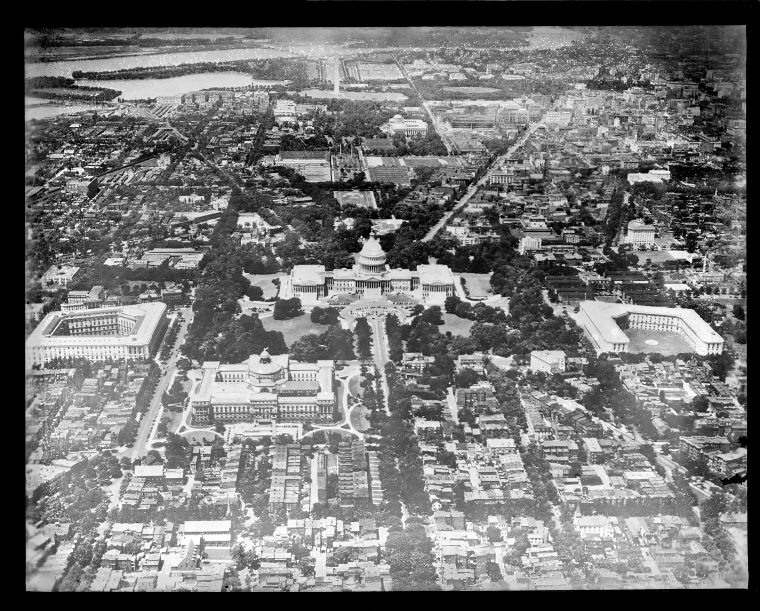 Aerial view of U.S. Capitol in 1922
