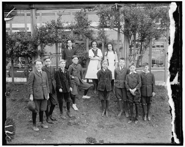 Eaton School children in the 1910s
