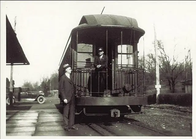 Image: Washington, Alexandria, and Mount Vernon Electric Railway, n.d., Visual Studies Collection, Fairfax County Public Library Historical Photographs, Library of Virginia, Richmond, Virginia.
