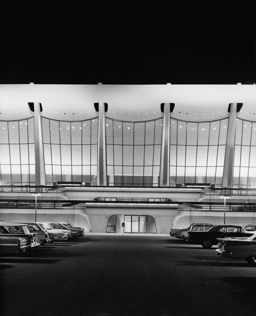 Early photo of Dulles Airport's main terminal in black and white