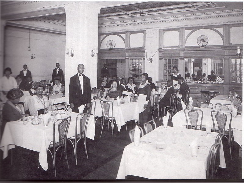 Dining room at the Whitelaw Hotel