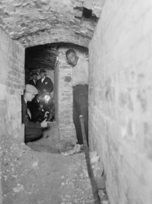 Inside the subterranean tunnels. Photo from Library of Congress.