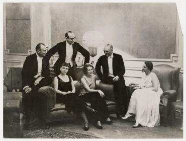 Five figures at an evening reception at the German Embassy in Washington, 1932, photographed by Erich Salomon in his signature candid style.