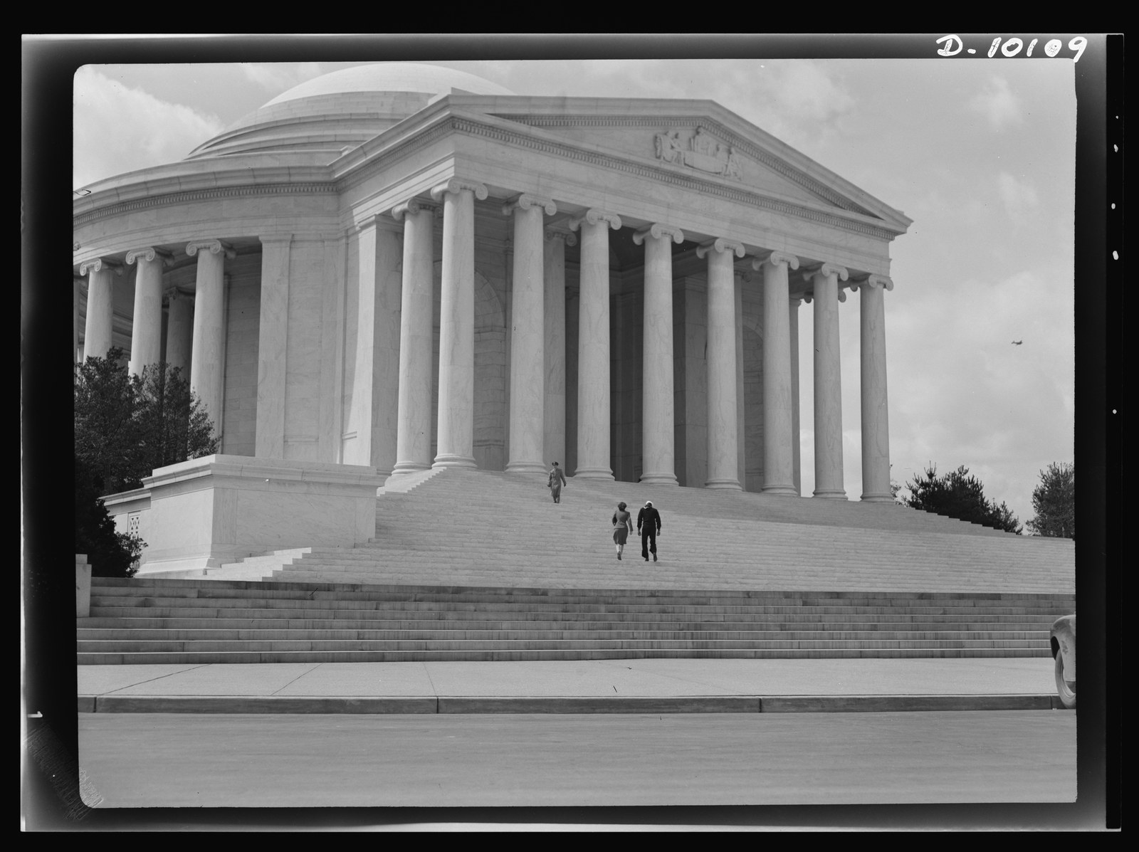 Jefferson Memorial exterior photograph taken on dedication day April 13 1943