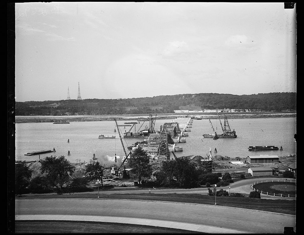 Arlington Memorial Bridge under construction in 1928, looking from Washington toward Arlington
