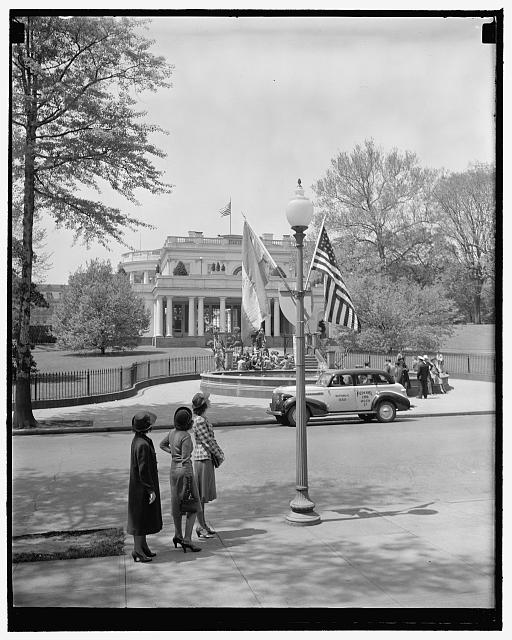 US and Nicaraguan flags and national seals decorating Pennsylvania Avenue lampposts, May 4, 1939