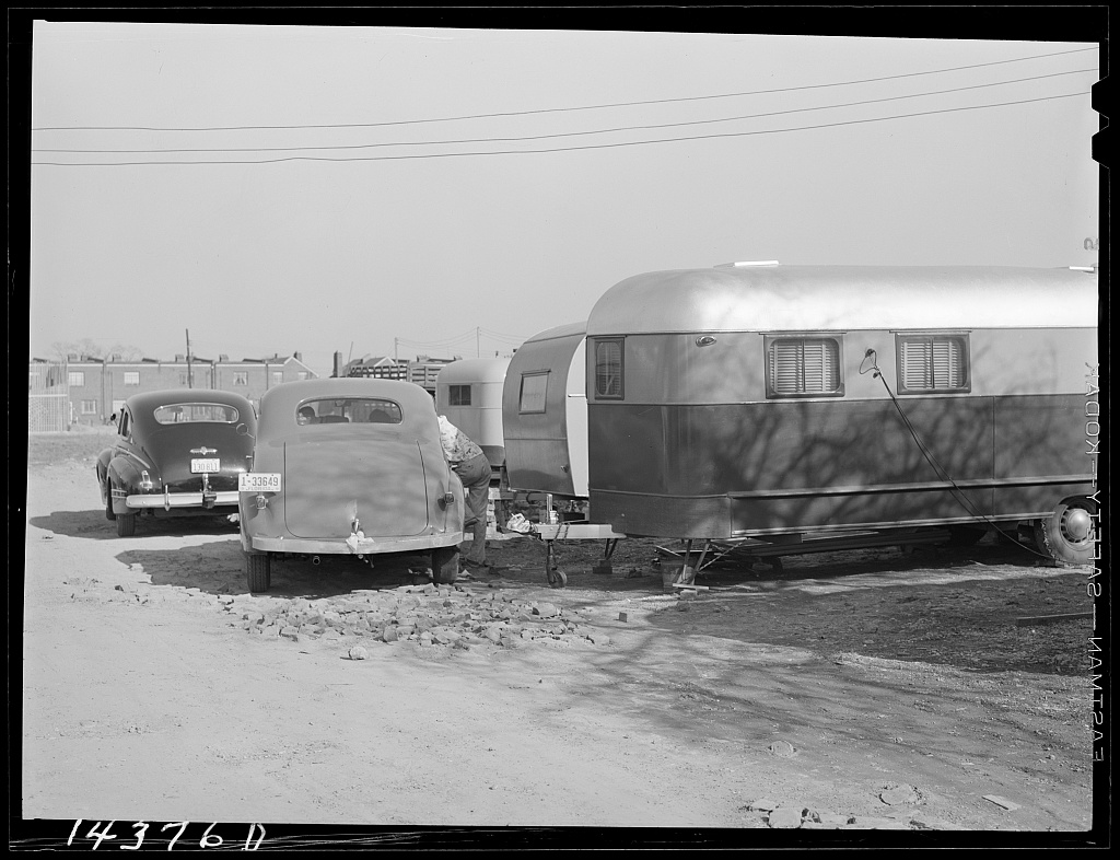Trailers occupied by torpedo plant workers and their families. Trailer camp Alexandria, Virginia, March 1941