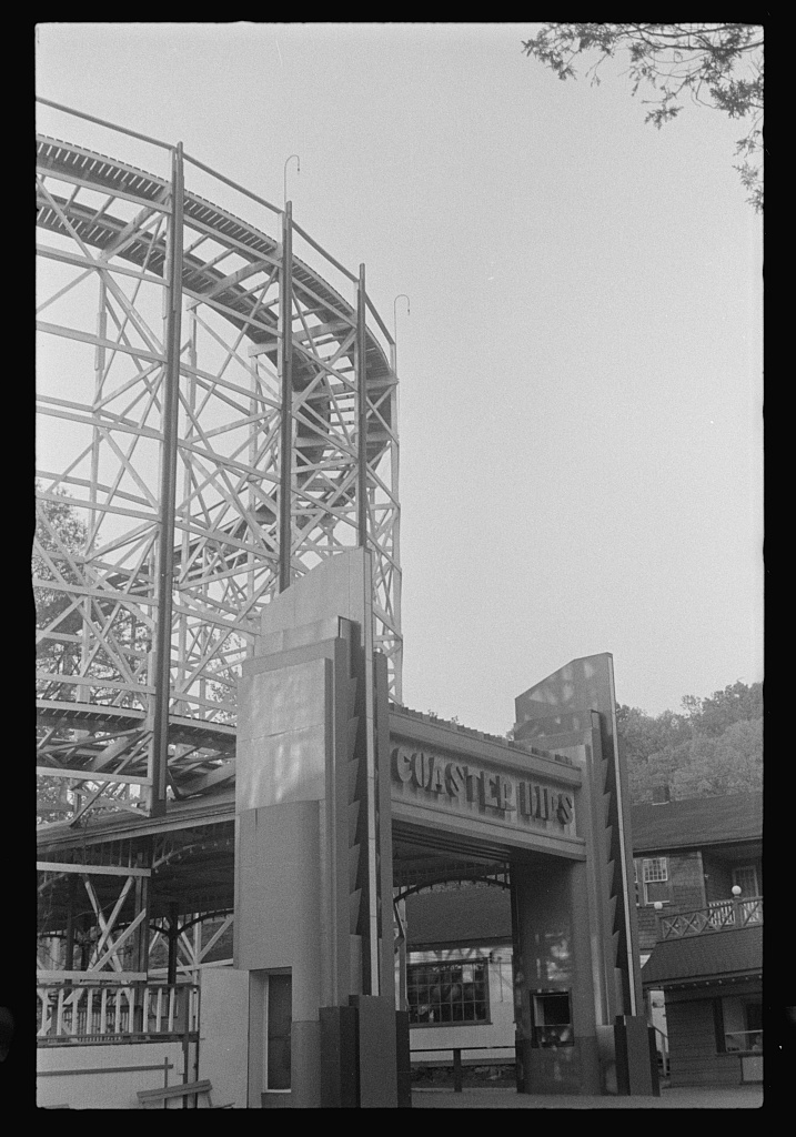 Entrance to the Coaster Dips roller coaster at Glen Echo Park in 1939