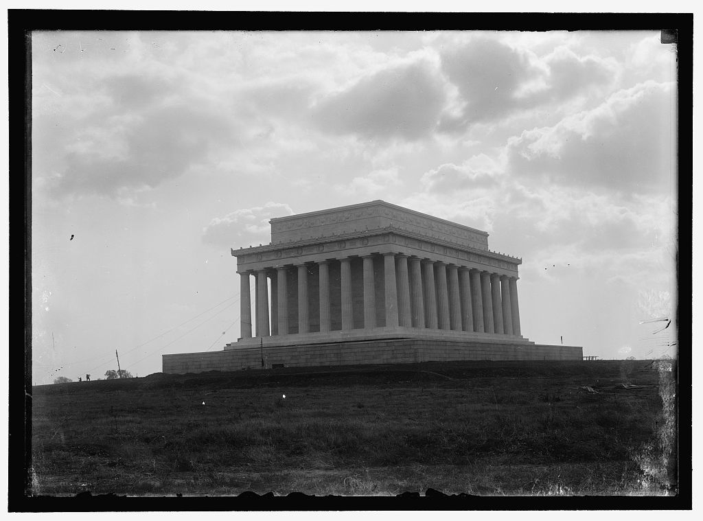 The completed Lincoln Memorial, Harris and Ewing photograph soon after the May 1922 dedication