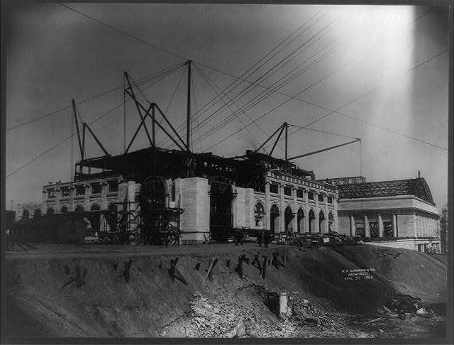 Washington Union Station under construction in 1906 on the cleared Swampoodle blocks