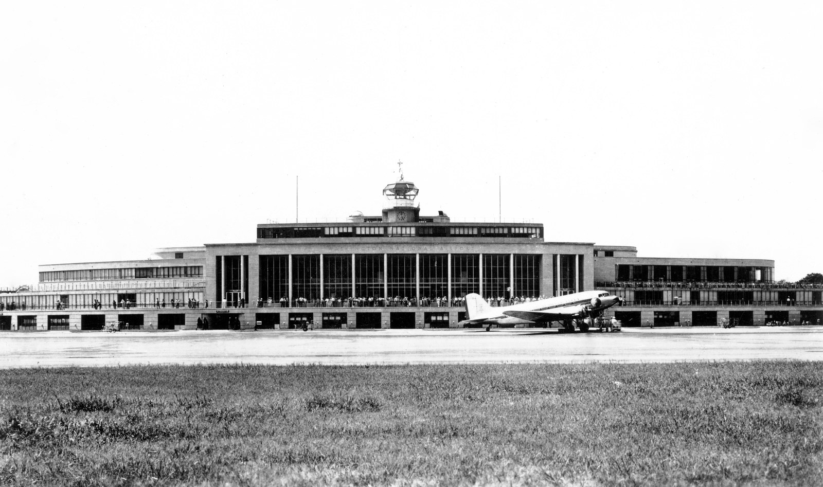 Washington National Airport terminal building, 1944, eight years before the July 1952 radar room saw unknown blips over the Capitol
