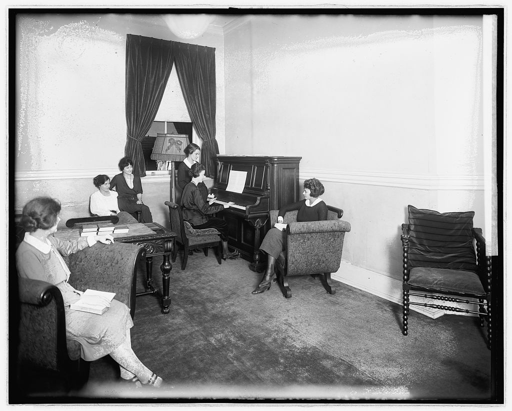 Parlor of the Dewey Hotel in Washington DC, 1921