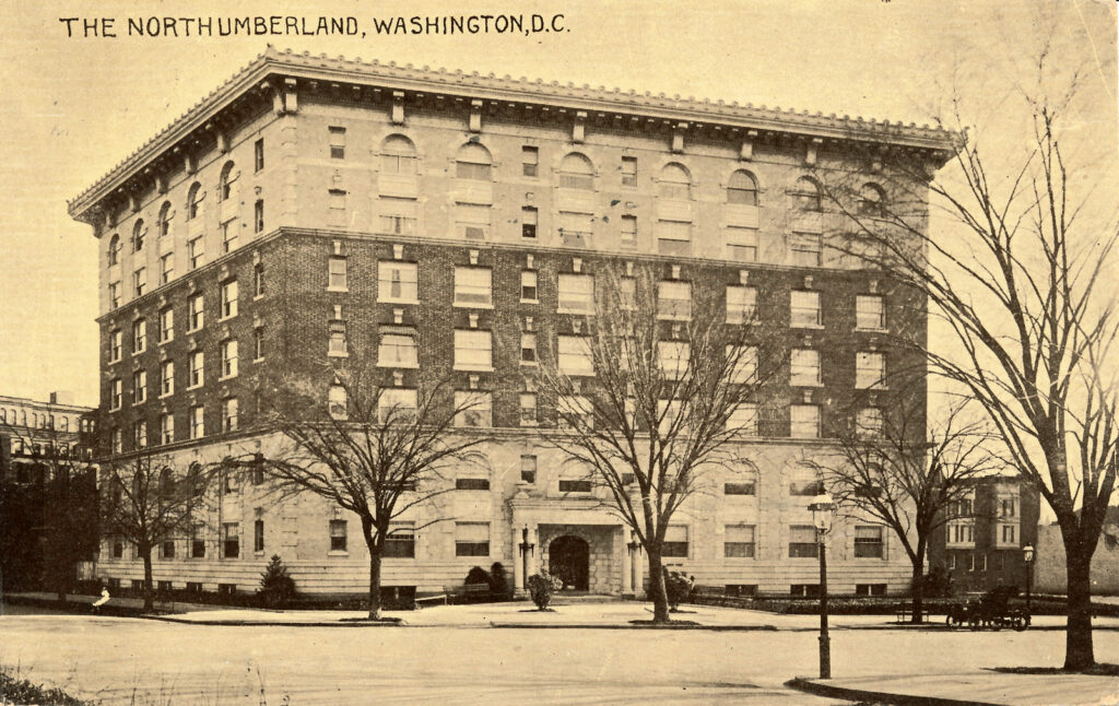 The Northumberland around 1914 with its original roof crest