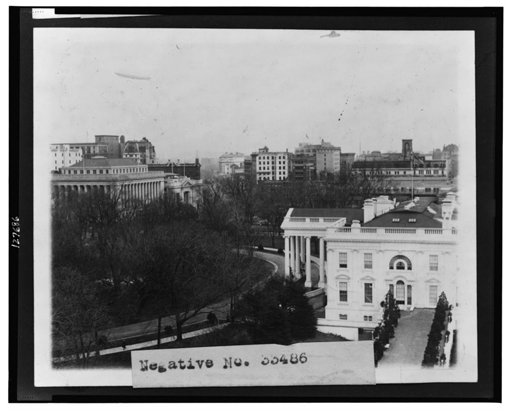 Aerial view of the White House and Old Executive Office Building, between 1909 and 1932
