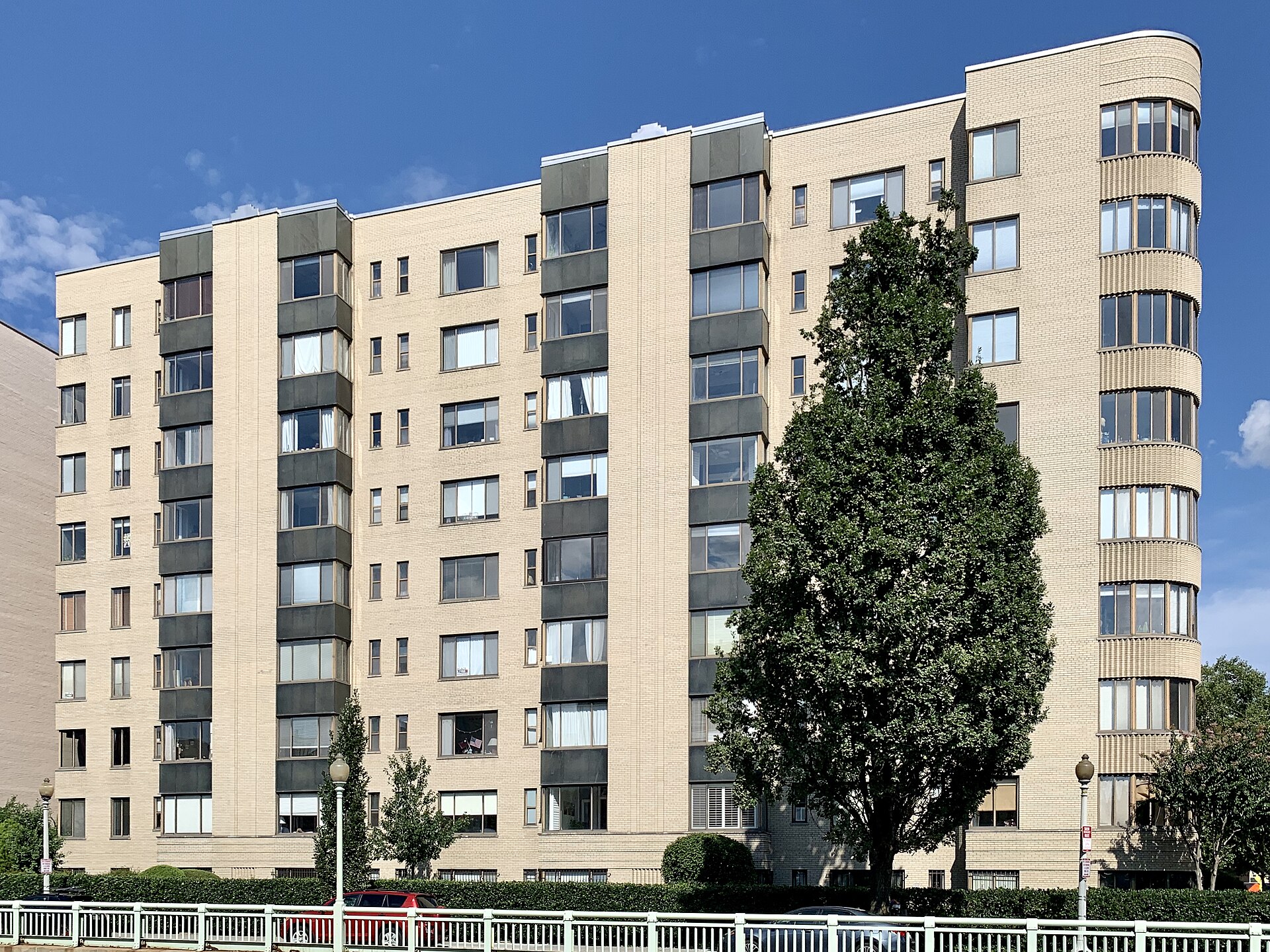 The General Scott apartments seen from 16th Street NW