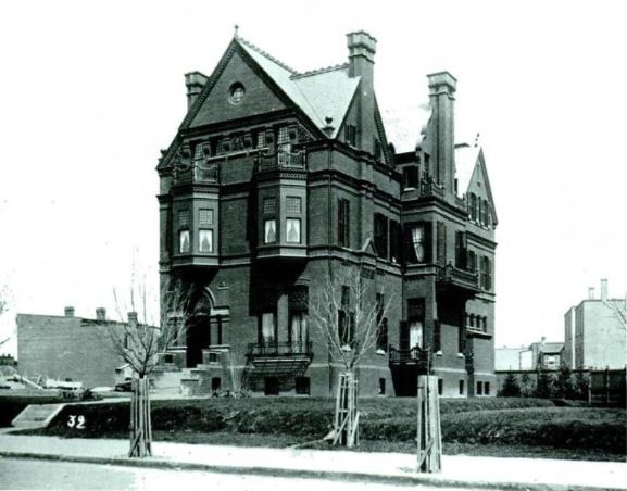 The Pendleton House on Scott Circle, one of the two Gilded Age mansions razed in 1940
