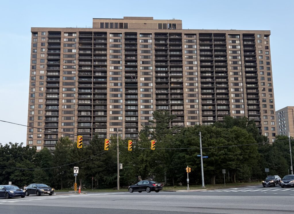 The 26-story Skyline Plaza in Bailey's Crossroads, Virginia, present day