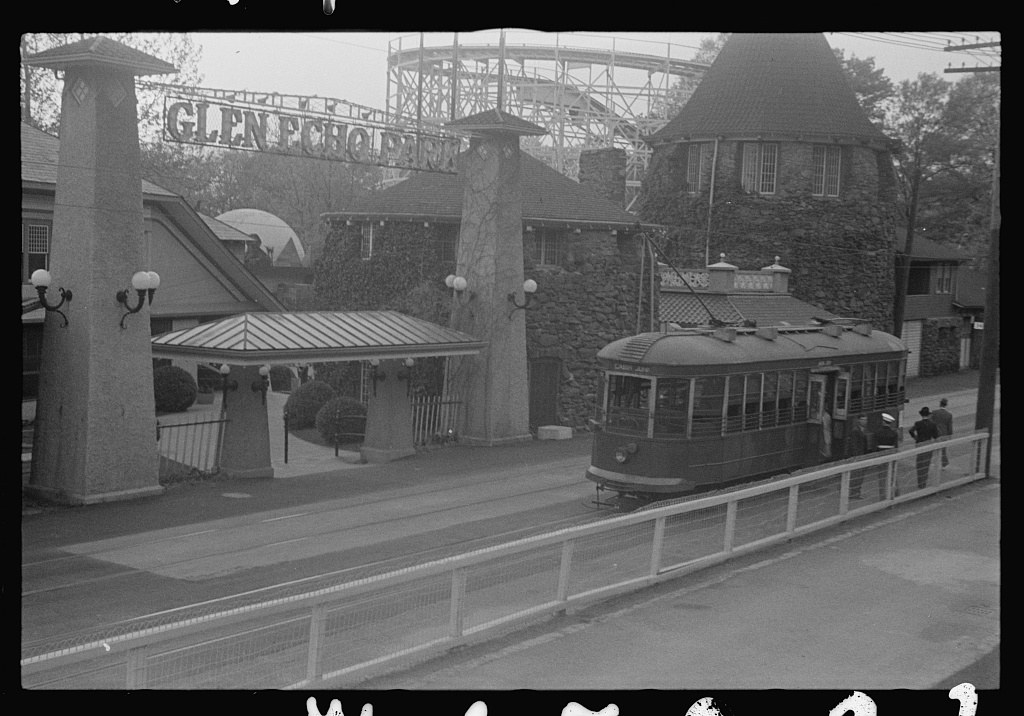 A streetcar at the Glen Echo Park entrance, 1939