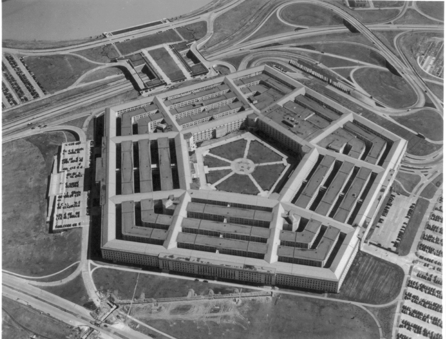 Aerial view of the Pentagon and the roads around it, about 1947