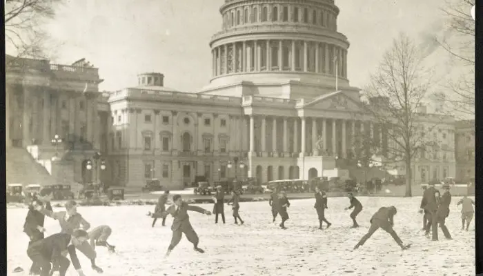 Congressional pages have snowball fight in 1923