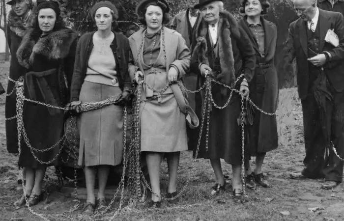 1938-women-cherry-tree-rebellion