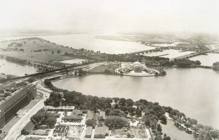 southern view of the Jefferson Memorial (1942)
