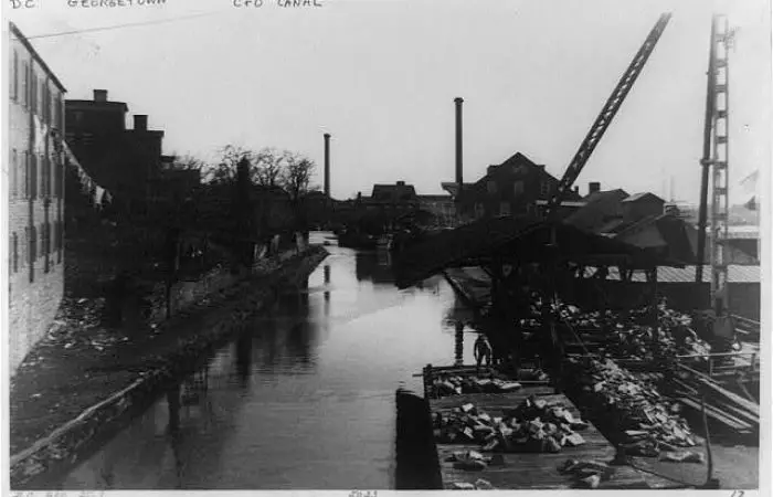 C&O Canal from Wisconsin Avenue Bridge, Georgetown circa 1920 (Library of Congress)