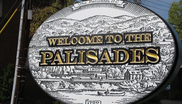 Welcome to the Palisades sign