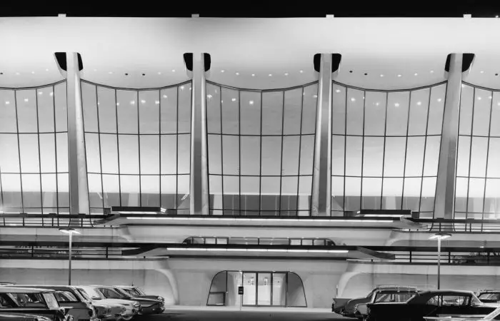 Early photo of Dulles Airport's main terminal in black and white