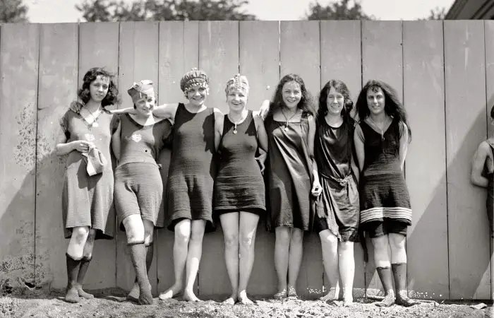 Potomac bathing beauties (1920)
